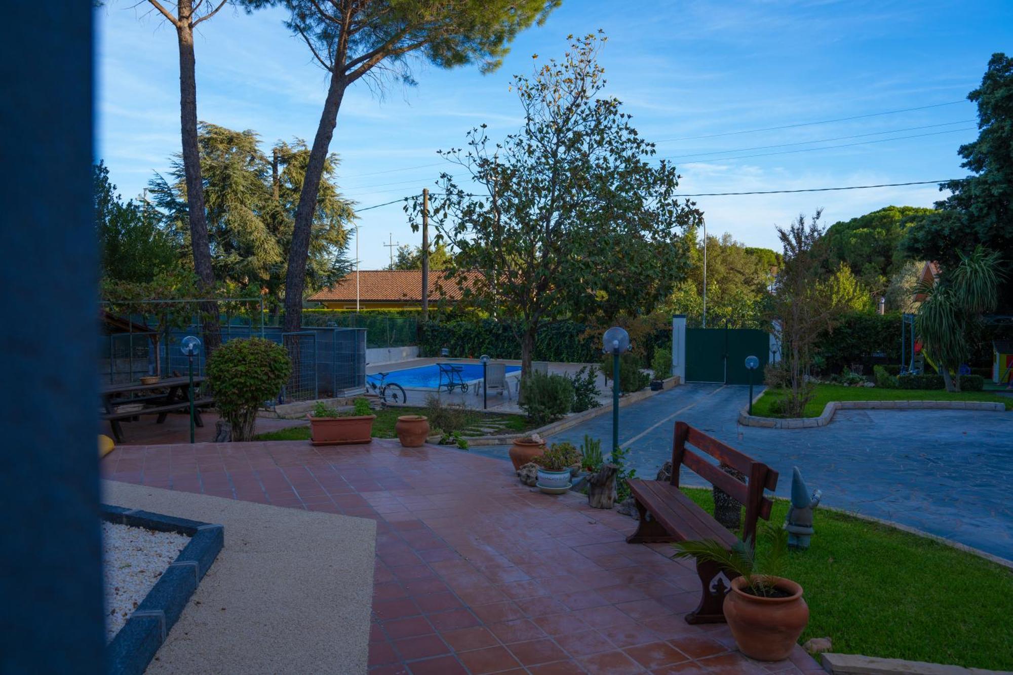 Casa Vacanze Le Pernici Николози Екстериор снимка